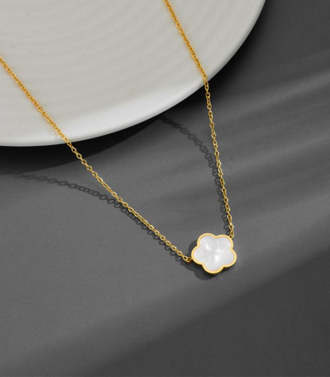 Collar Flor Blanca