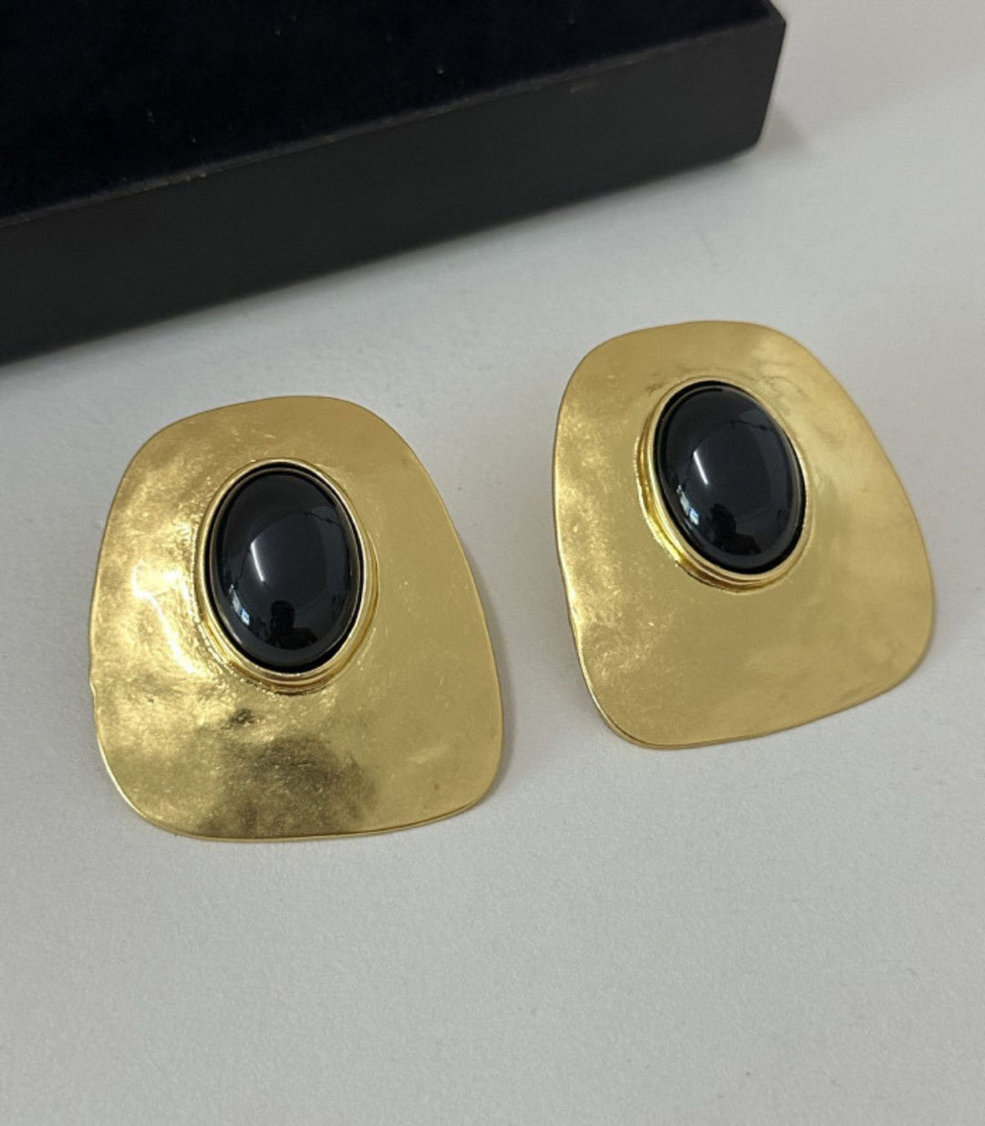 Aretes Black Textured Geometric
