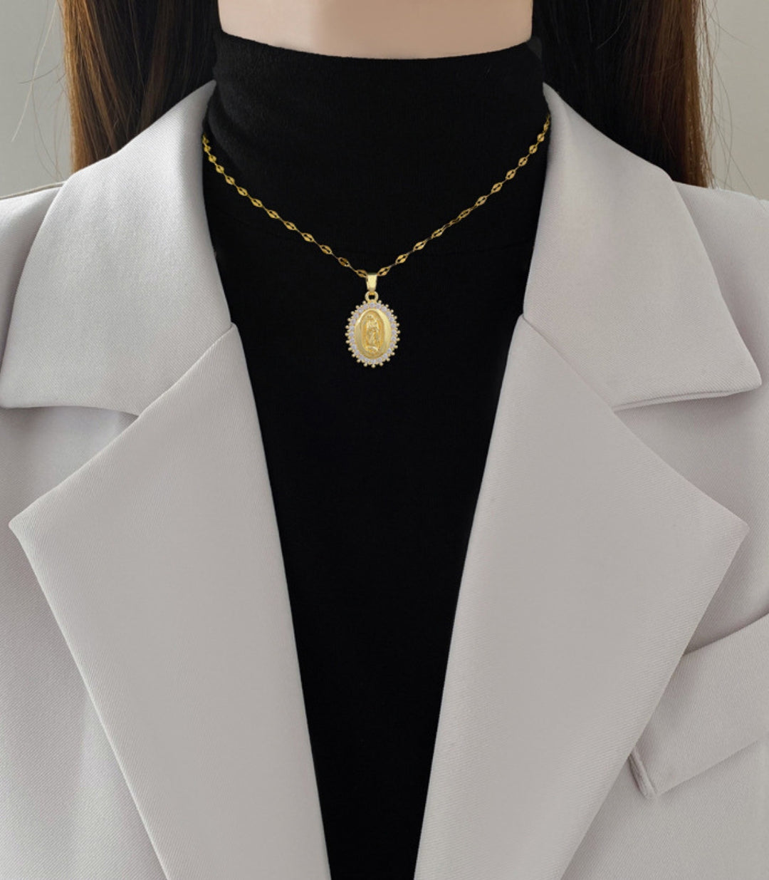 Collar Virgen con Zirconias