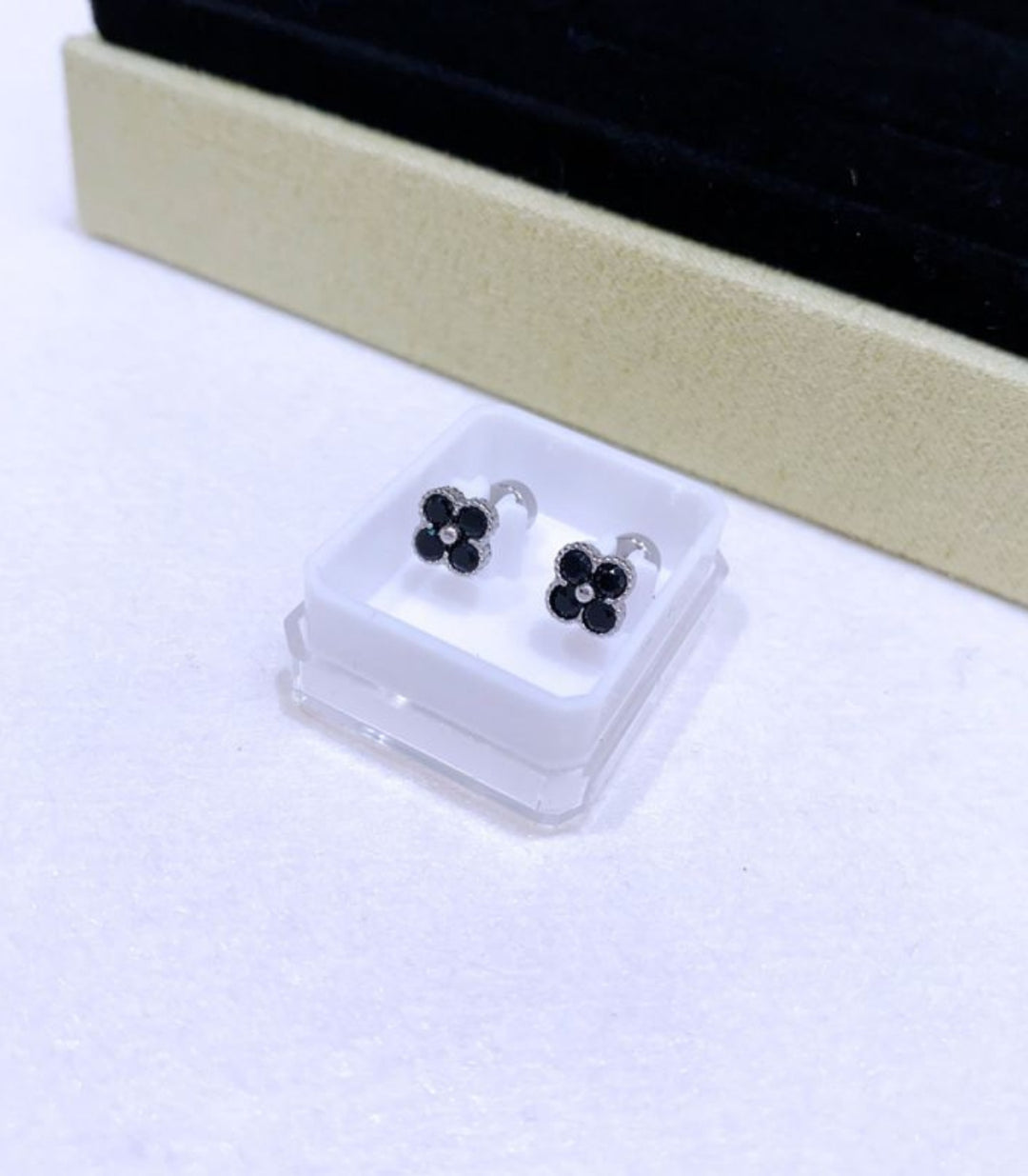 Aretes mini clover plata negro