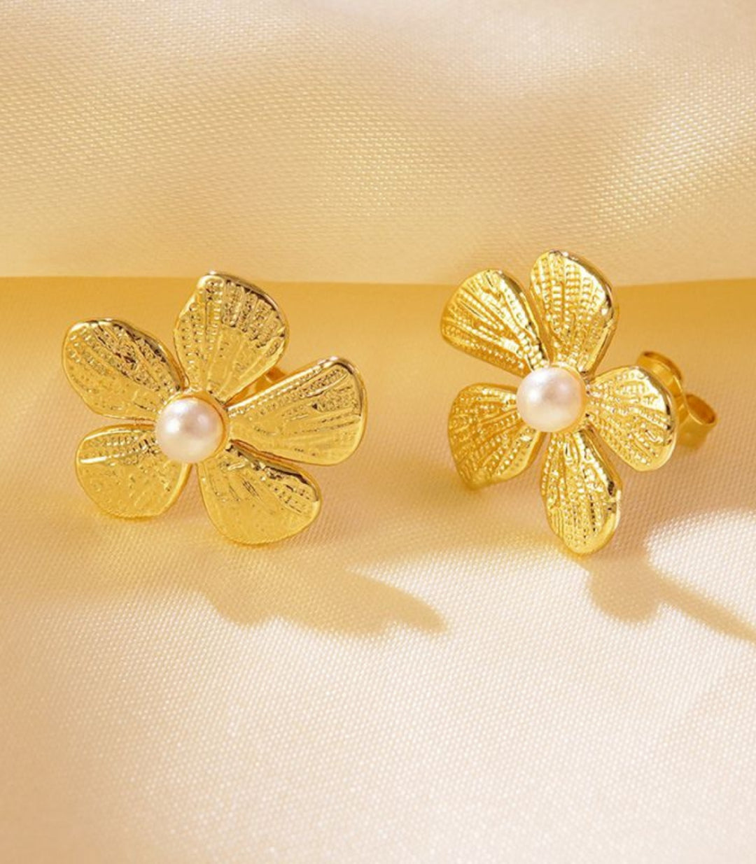 Aretes Flor con Perla