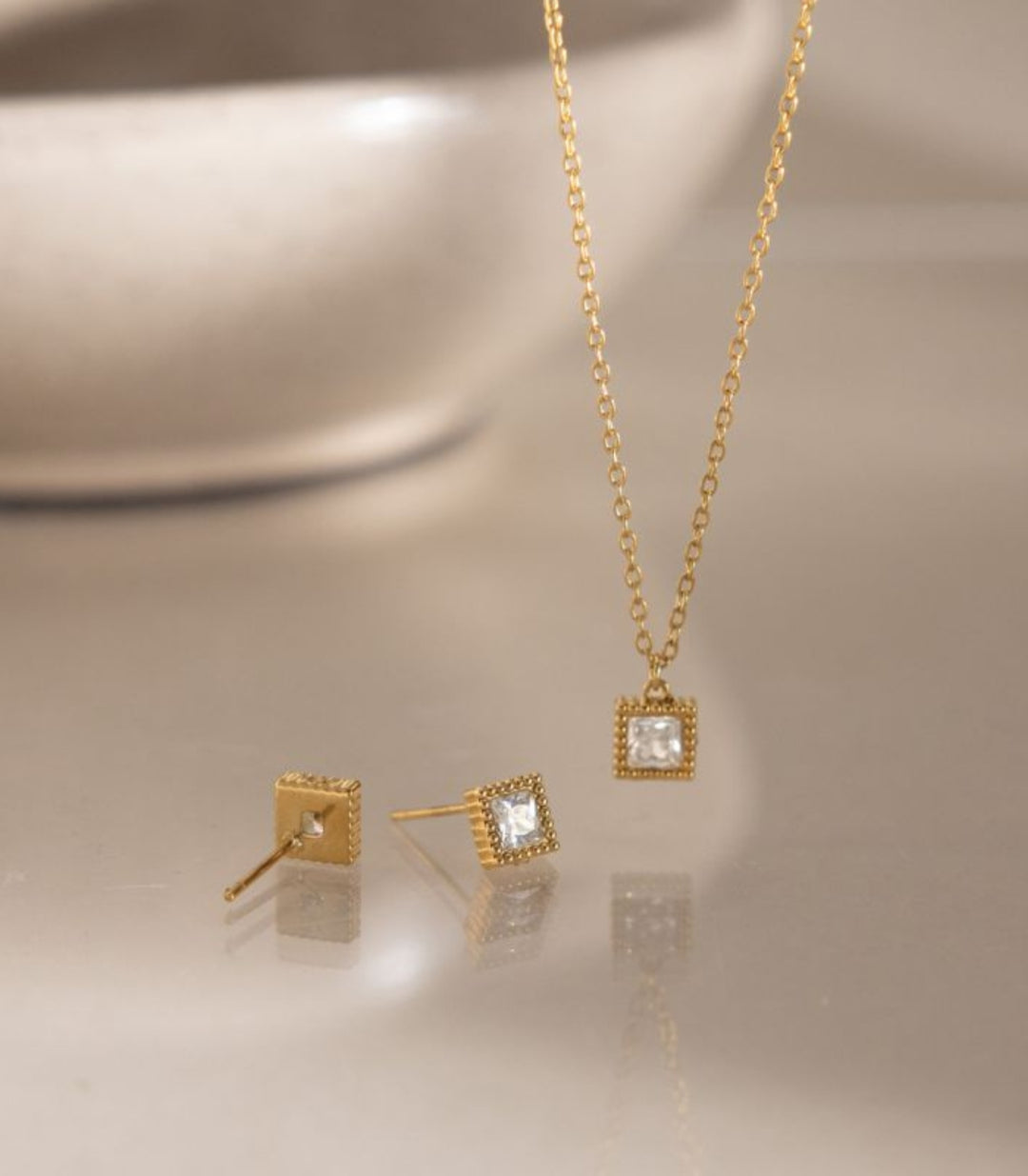 Collar y Aretes Set Square Zircon
