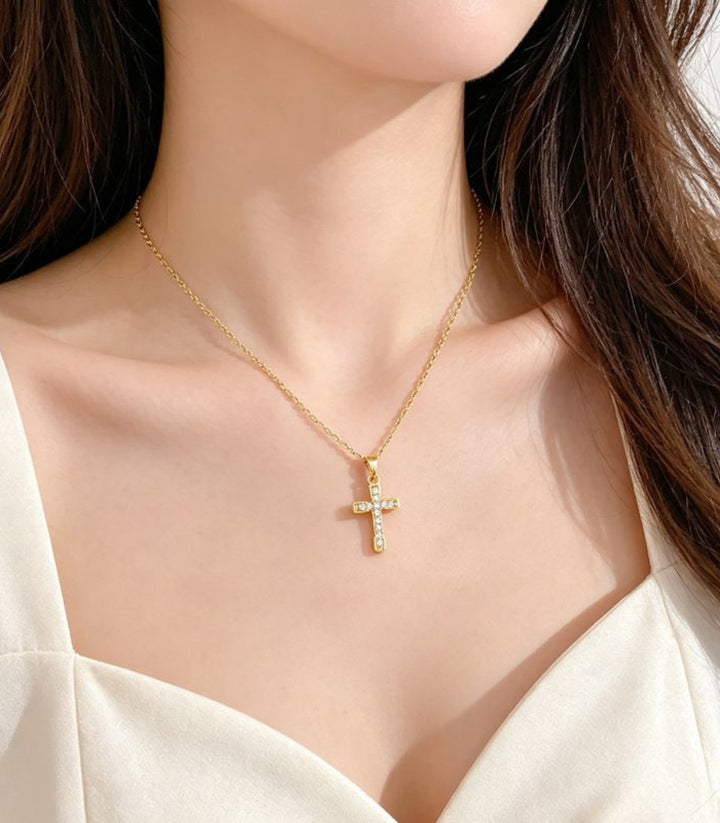 Collar Small Cross Zircon