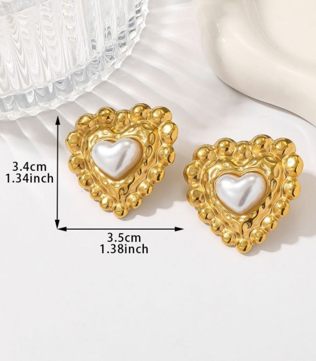 Aretes heart shaped
