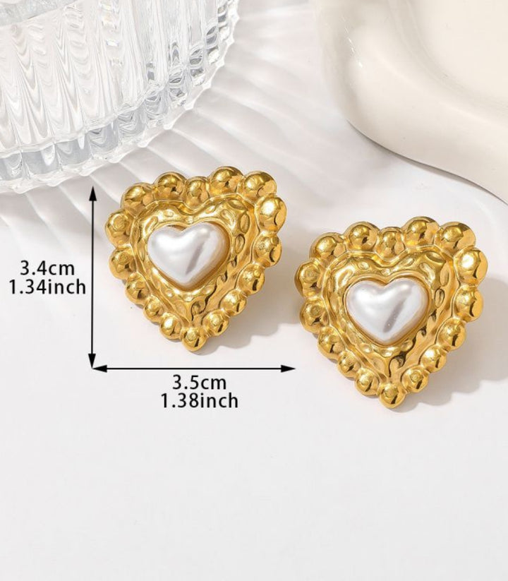 Aretes heart shaped
