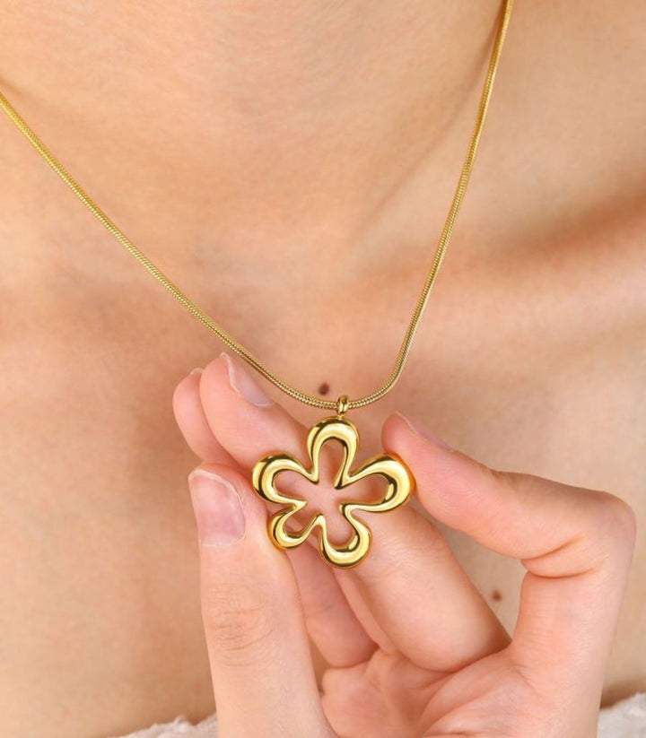 Collar Flower