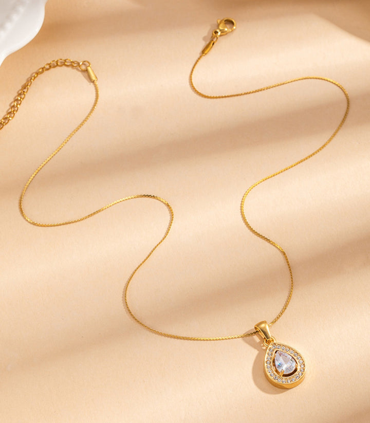 Collar Teardrop con Zirconias