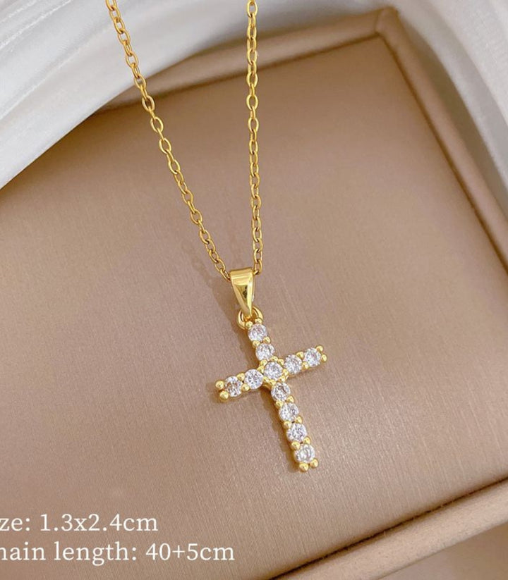 Collar Zircon Cross