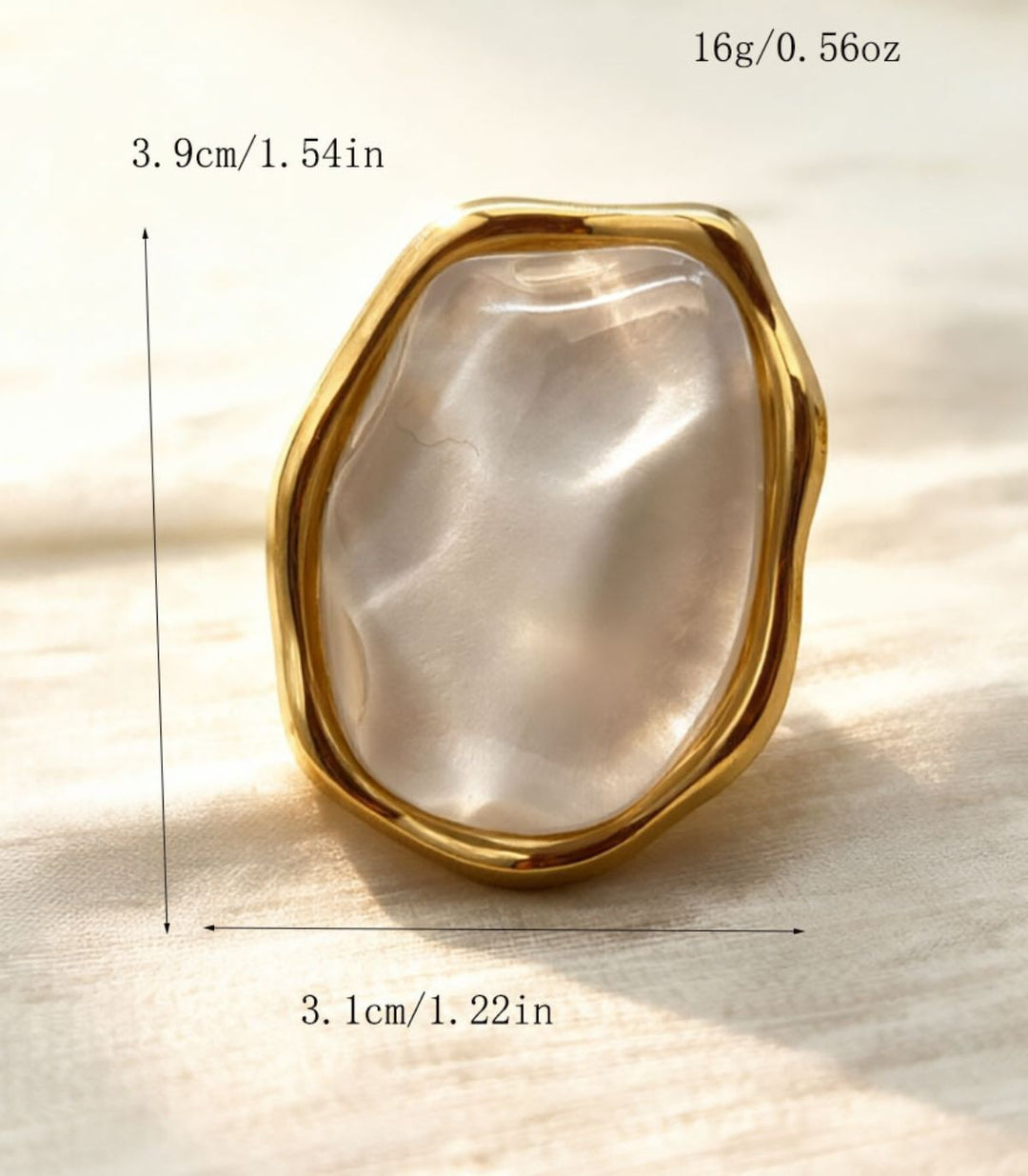 Anillo White Oversized Resin