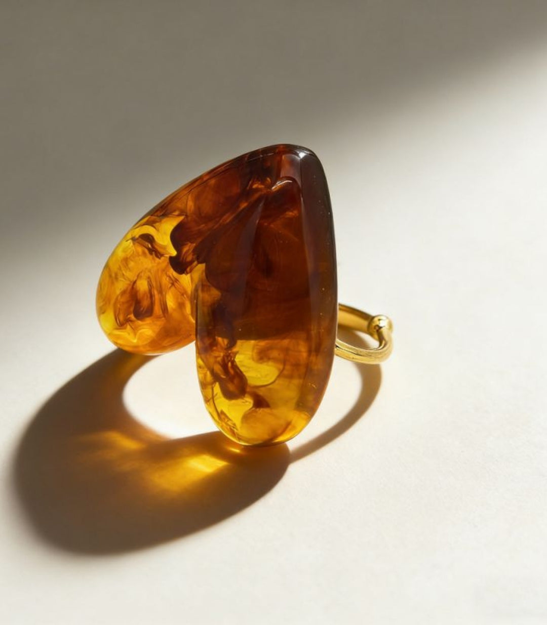 Anillo Amber Resin Heart