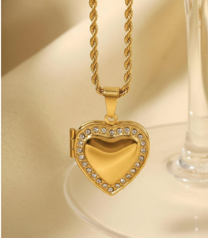 Collar Relicario Diamond Love 2