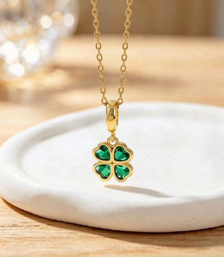 Collar Green Paved Clover